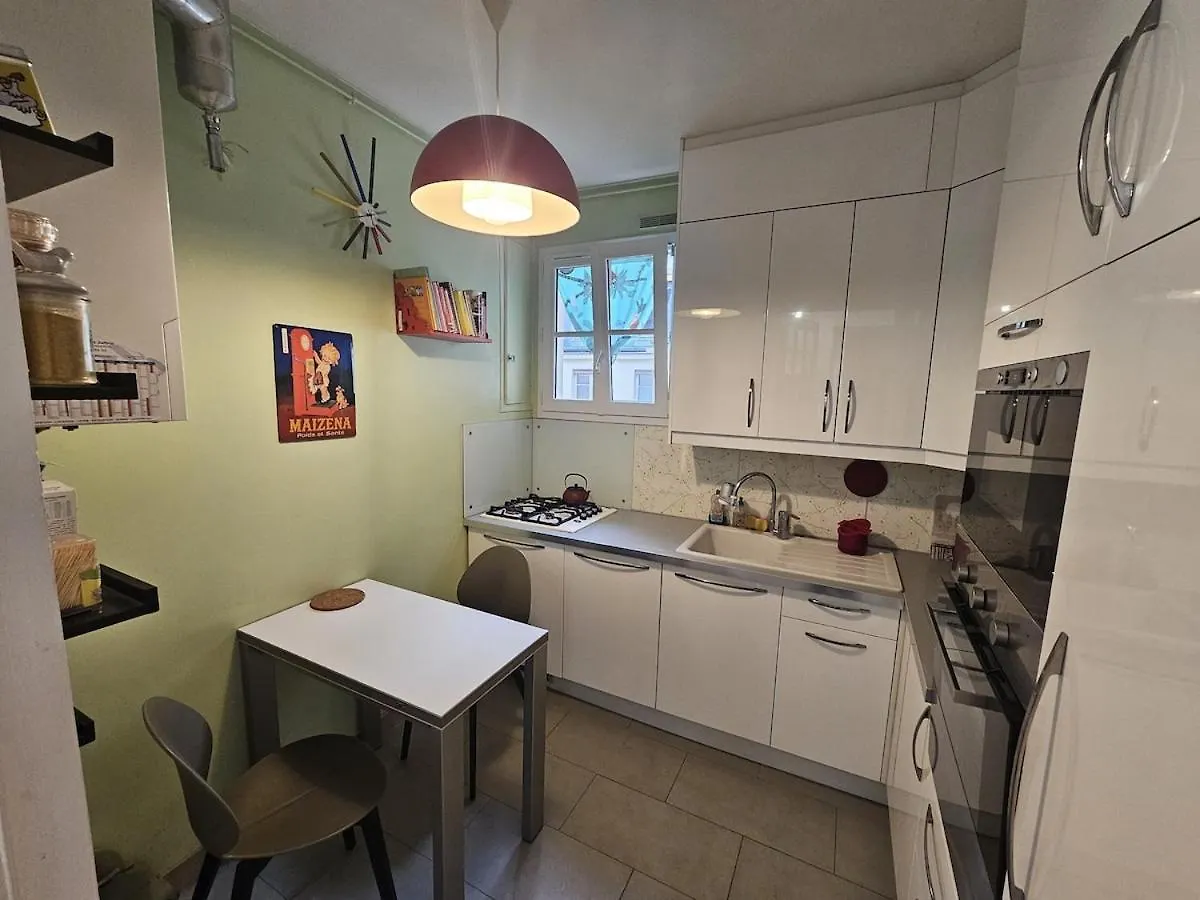 Montmartre Beautiful 67 M2 Apartment With Gym & Balcony Paris