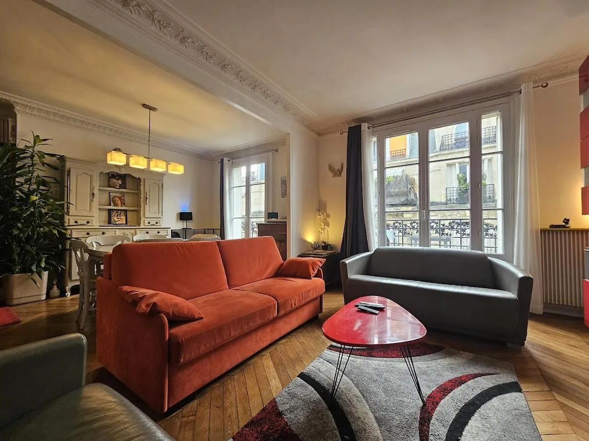 Montmartre Beautiful 67 M2 Apartment With Gym & Balcony Paris