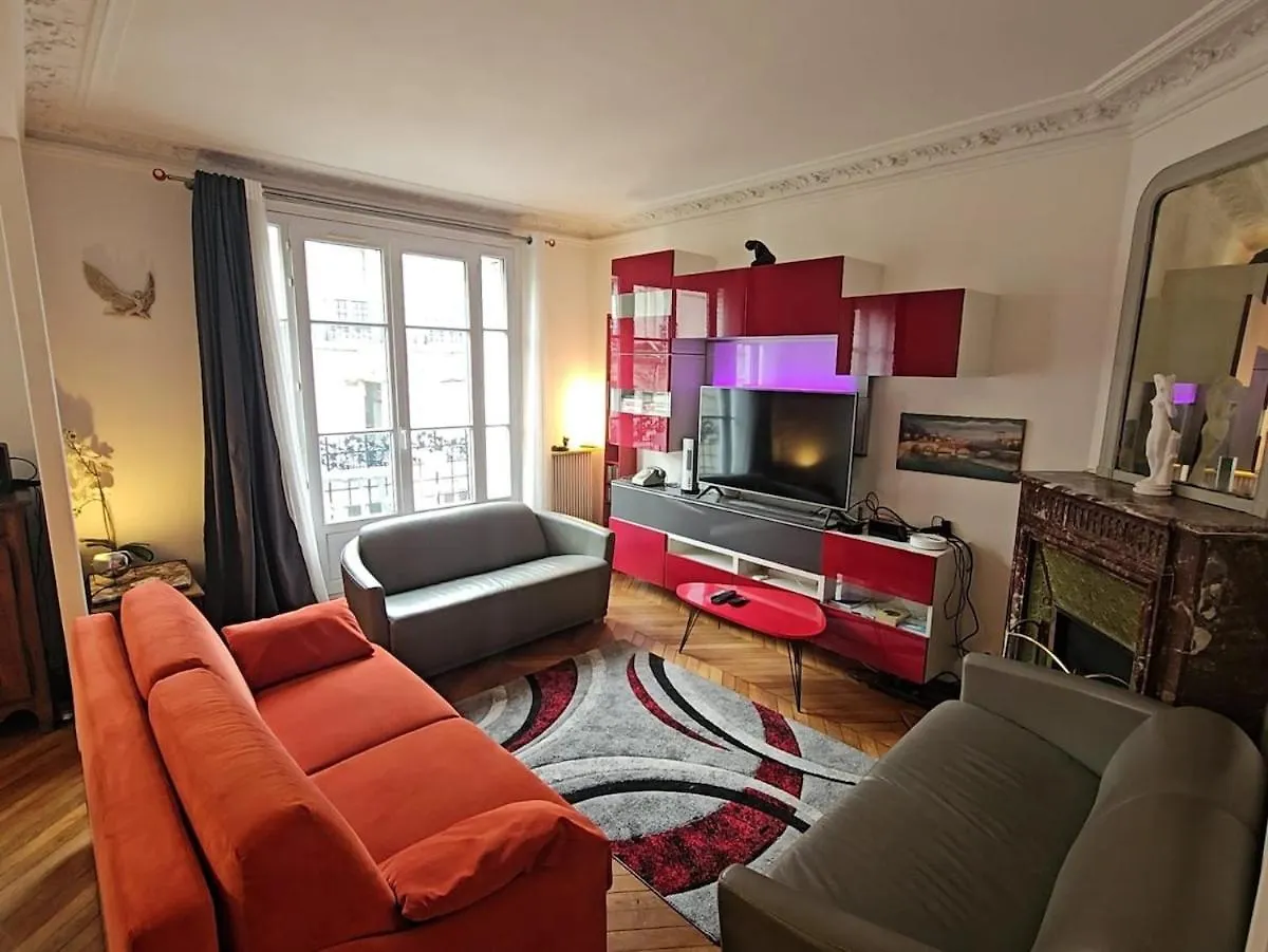 Montmartre Beautiful 67 M2 Apartment With Gym & Balcony Paris